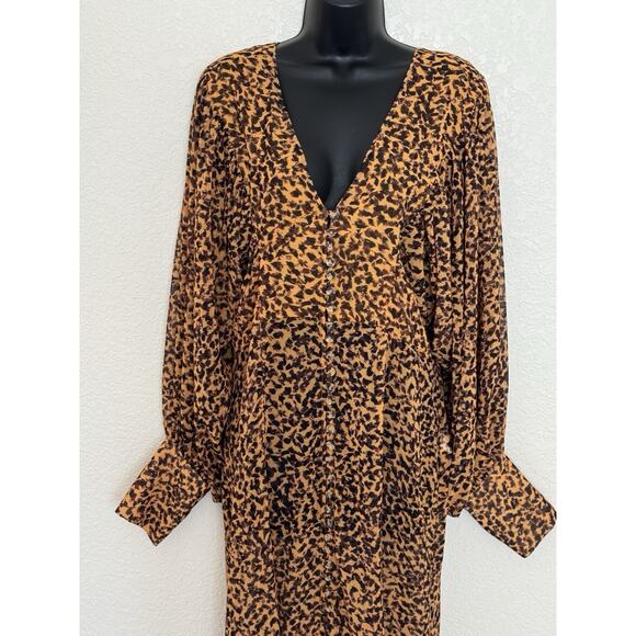 C/MEO Collective Leapark Dress Chiffon Long Sleeve Animal Print Flowy Feminine - Picture 6 of 15